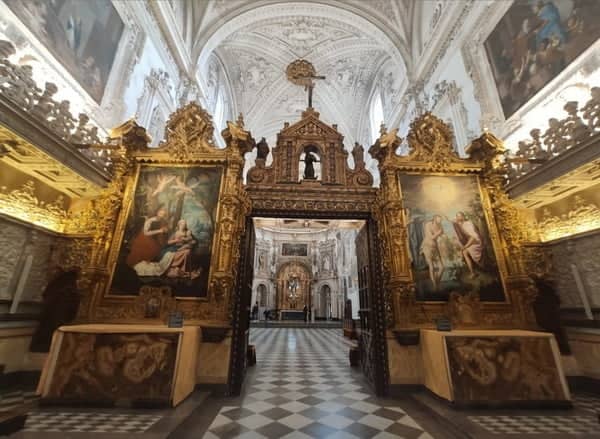 Puerta interior del Monasterio de la Cartuja